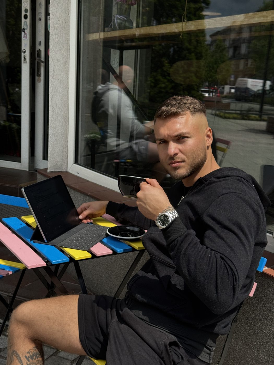 Michał czyta raport tygodnia