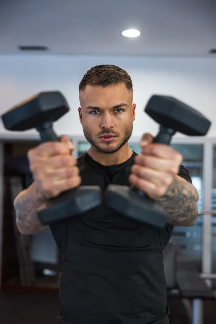 Michał na siłowni